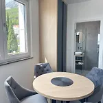 Central Baska Voda Apartments アパート *