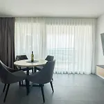Central Baska Voda Apartments アパート