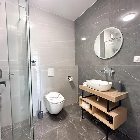 Central Baska Voda Apartments Апартаменты *