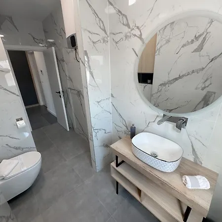Central Baska Voda Apartments 巴什卡沃达