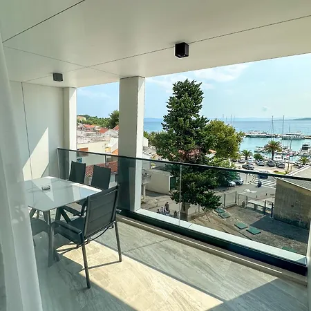 Central Baska Voda Apartments