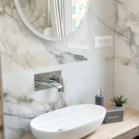 Central Baska Voda Apartments *