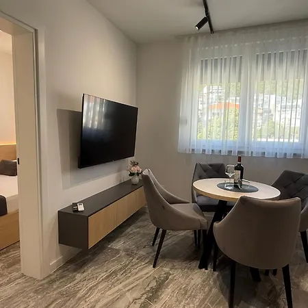 Central Baska Voda Apartments 巴什卡沃达