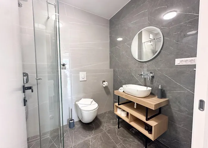 Central Baska Voda Apartments Apartman *