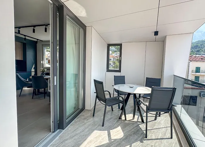 Central Baska Voda Apartments *