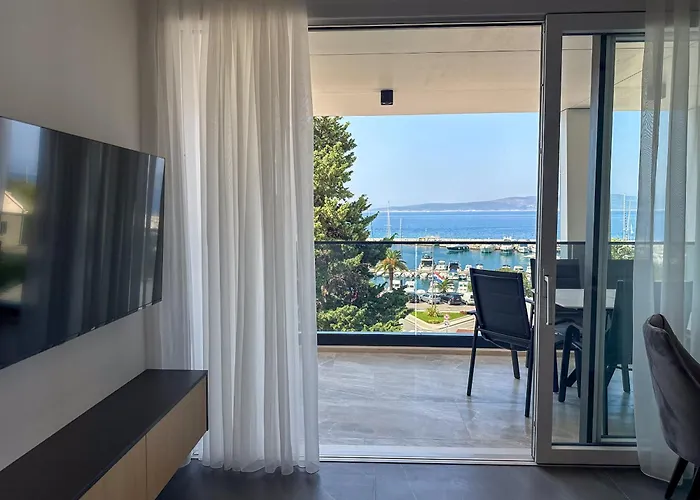 Central Baska Voda Apartments *