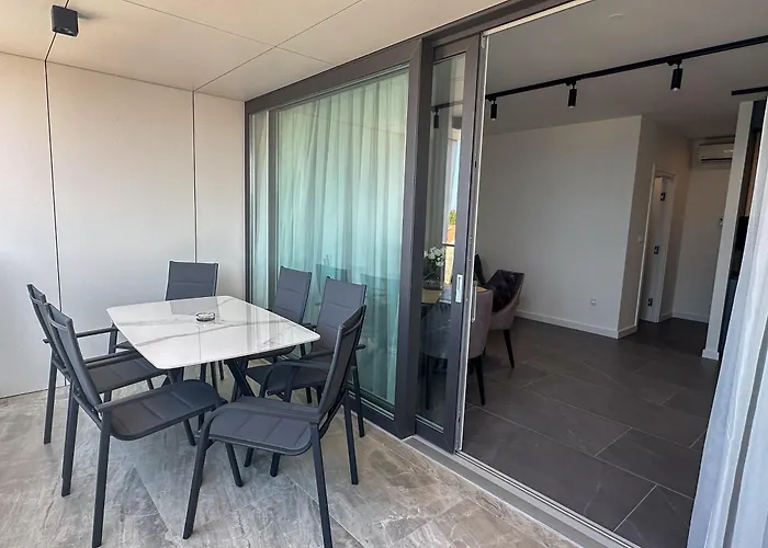 Central Baska Voda Apartments *
