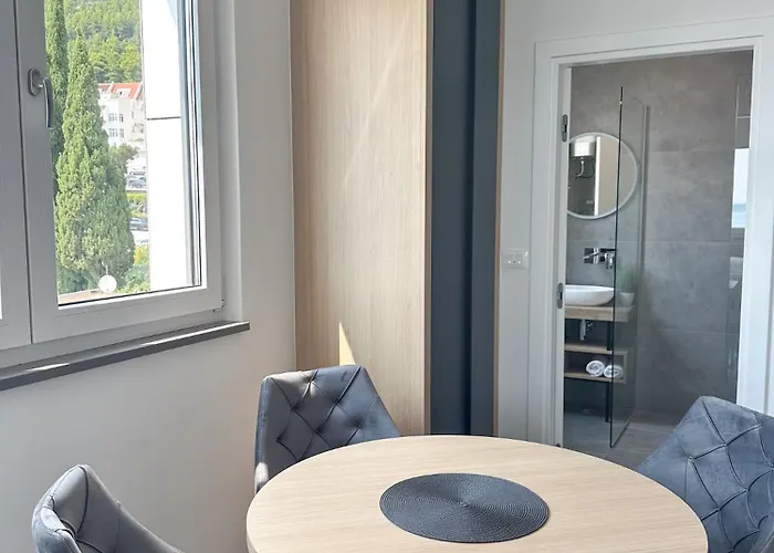 Central Baska Voda Apartments Apartman *