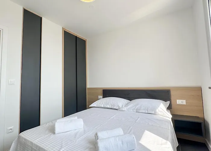 Central Baska Voda Apartments *