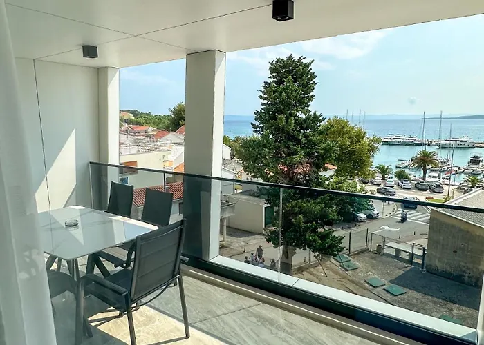Central Baska Voda Apartments