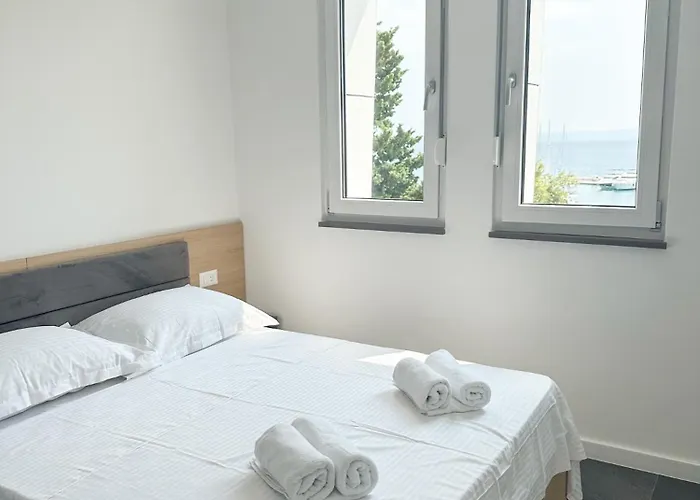 Central Baska Voda Apartments באסקה וודה