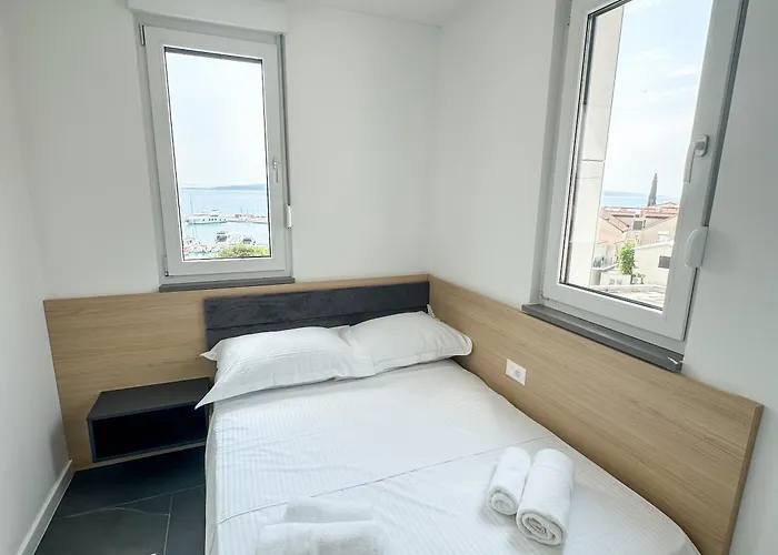 Central Baska Voda Apartments *